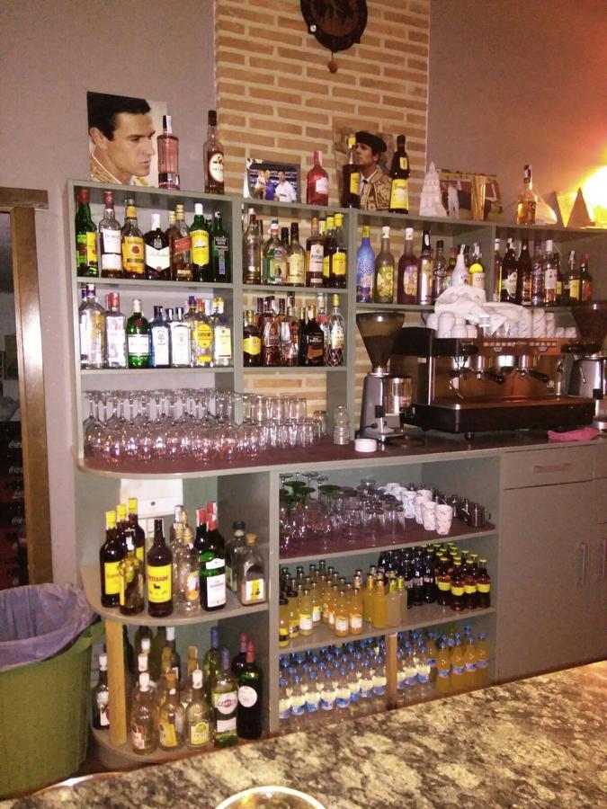 Posada Plaza Mayor De アラエッホス エクステリア 写真